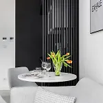 Modern Shellter Beachside By Renters