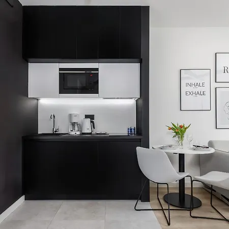 Modern Shellter Beachside By Renters Apartment *