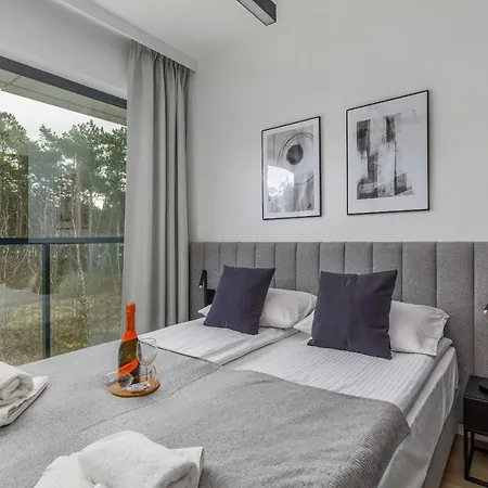 Modern Shellter Beachside By Renters *