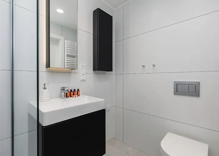 Modern Shellter Beachside By Renters Rogowo