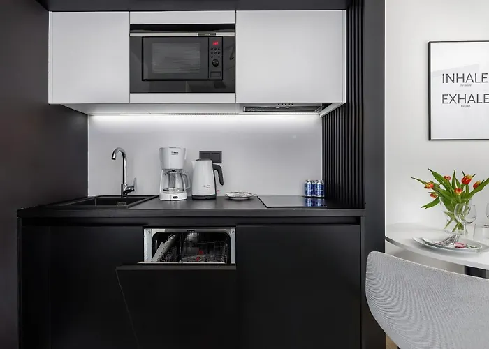 Modern Shellter Beachside By Renters Apartman *